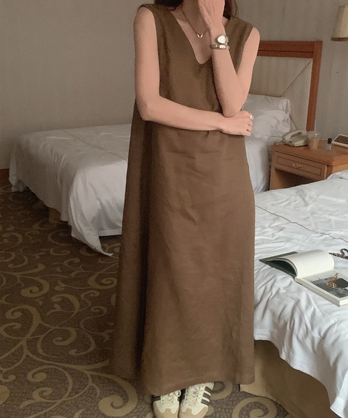 leune（ルネ）の「バック深Vカットノースリーブワンピース（ワンピース・レディース・ブルー/ベージュ・FREE）」の7枚目の写真