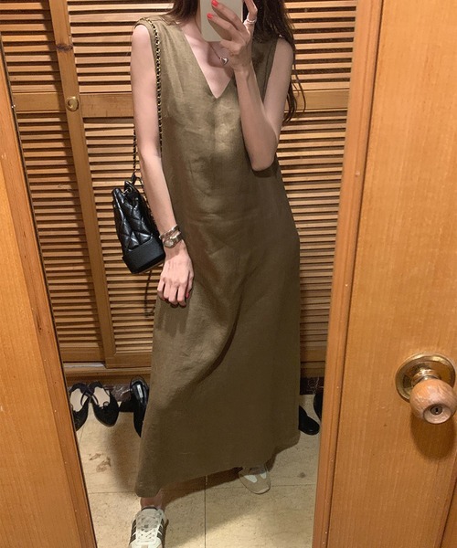leune（ルネ）の「バック深Vカットノースリーブワンピース（ワンピース・レディース・ブルー/ベージュ・FREE）」の9枚目の写真