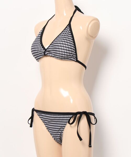 LAVIA（ラヴィア）の「ハウンドトゥースチェックトライアングルビキニ（水着・レディース・ブラック・M/L）」の16枚目の写真
