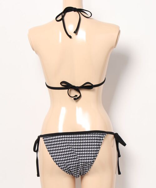 LAVIA（ラヴィア）の「ハウンドトゥースチェックトライアングルビキニ（水着・レディース・ブラック・M/L）」の17枚目の写真