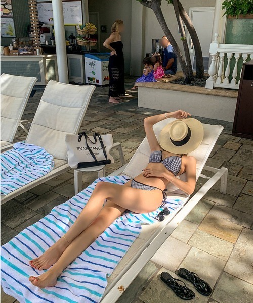 LAVIA（ラヴィア）の「ハウンドトゥースチェックトライアングルビキニ（水着・レディース・ブラック・M/L）」の10枚目の写真