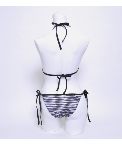 LAVIA（ラヴィア）の「ハウンドトゥースチェックトライアングルビキニ（水着・レディース・ブラック・M/L）」の15枚目の写真