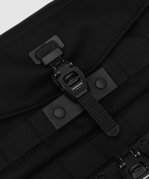 JUNYA WATANABE MAN（ジュンヤワタナベマン）の「INNERRAM Wネーム BAG（ショルダーバッグ・メンズ・ブラック・ONE SIZE）」の7枚目の写真