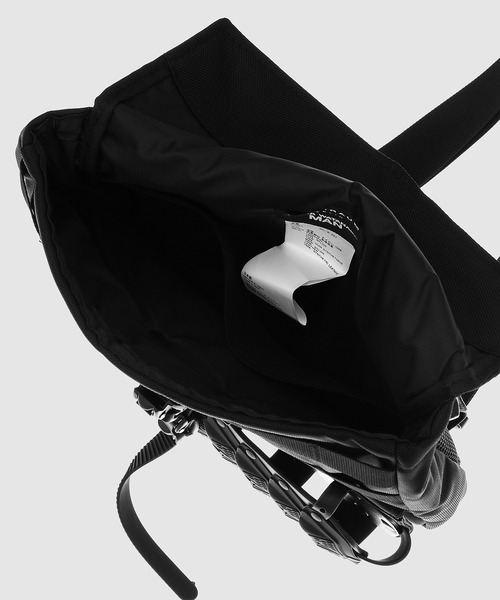 JUNYA WATANABE MAN（ジュンヤワタナベマン）の「INNERRAM Wネーム BAG（ショルダーバッグ・メンズ・ブラック・ONE SIZE）」の8枚目の写真