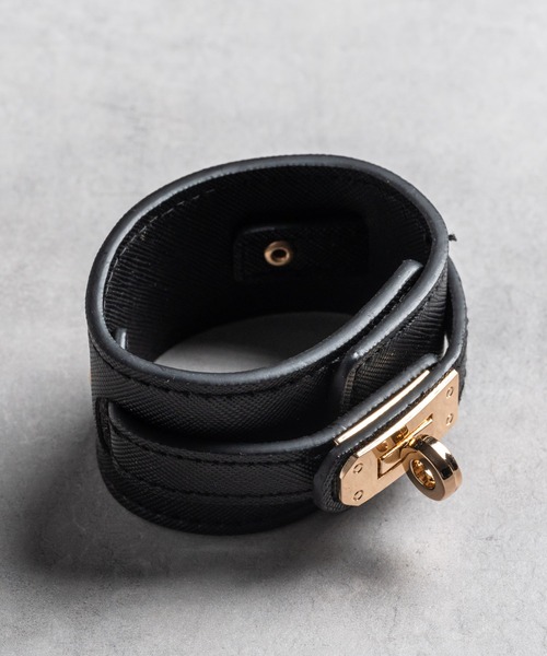 Rocky Monroe(ロッキーモンロー)の「レザーバングルブレスレット(ブレスレット・メンズ・ブルー/グレー/ブラック/ブラウン/レッド/キャメル/レオパード・FREE)」の11枚目の写真