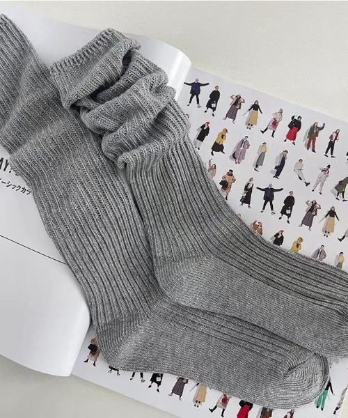 VIBGYOR(ヴィブジョー)の「【LAMPOON】ルーズソックス(ソックス/靴下・レディース・ホワイト/ブラック/グレー/ピンク/ブルー・FREE)」の9枚目の写真