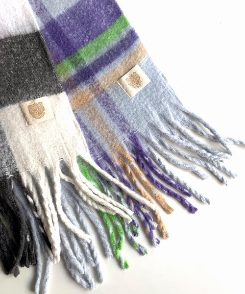 Q（キュー）の「マルチチェックフリンジストール（ストール/ショール・レディース・ホワイト系/ブラック系・ONE SIZE）」の5枚目の写真