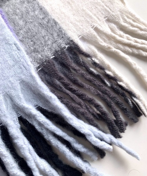 Q（キュー）の「マルチチェックフリンジストール（ストール/ショール・レディース・ホワイト系/ブラック系・ONE SIZE）」の6枚目の写真