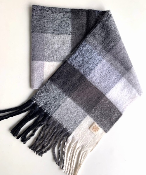Q（キュー）の「マルチチェックフリンジストール（ストール/ショール・レディース・ホワイト系/ブラック系・ONE SIZE）」の9枚目の写真