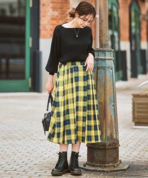 nissen(ニッセン)の「脇プリーツAラインロング丈スカート(スカート・レディース・ブラック/イエロー系/ブルー系・L/LL/M/S)」の5枚目の写真