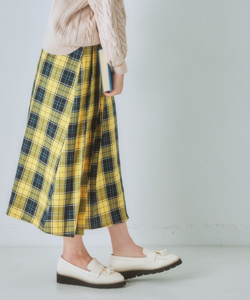 nissen(ニッセン)の「脇プリーツAラインロング丈スカート(スカート・レディース・ブラック/イエロー系/ブルー系・L/LL/M/S)」の6枚目の写真
