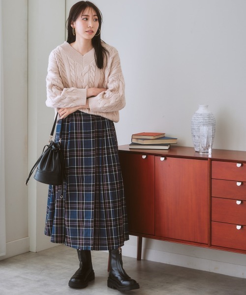 nissen(ニッセン)の「脇プリーツAラインロング丈スカート(スカート・レディース・ブラック/イエロー系/ブルー系・L/LL/M/S)」の15枚目の写真