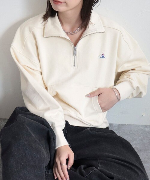 GEVACO（ゲバコ）の「【GEVACO/ゲバコ】コンパクトハーフジップ（スウェット・レディース・ライトグレー/カーキ/アイボリー・38）」の2枚目の写真