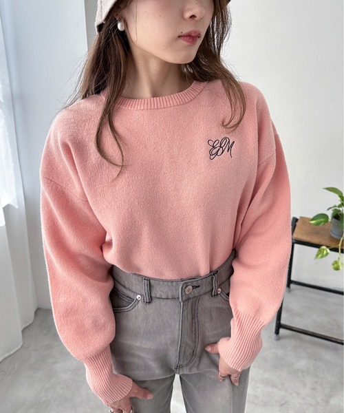 EPIMI E'PIMMY（エピミエピミー）の「【ハンドウォッシャブル】スウェットライク刺繍ロゴニット（ニット/セーター・レディース・杢グレー/ピンクベージュ/オフホワイト/チャコールグレー・MEDIUM）」の4枚目の写真