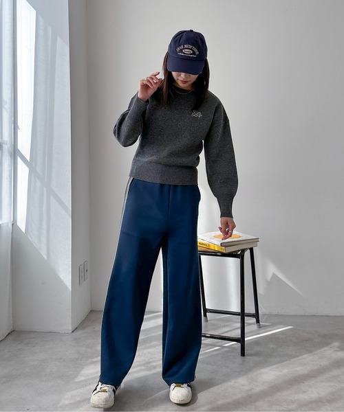 EPIMI E'PIMMY（エピミエピミー）の「【ハンドウォッシャブル】スウェットライク刺繍ロゴニット（ニット/セーター・レディース・杢グレー/ピンクベージュ/オフホワイト/チャコールグレー・MEDIUM）」の5枚目の写真