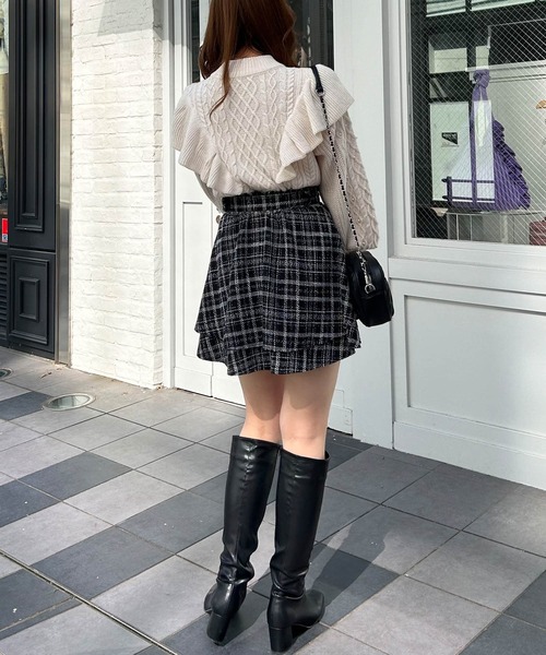 INGNI(イング)の「フリルケーブルパール付ニット(ニット/セーター・レディース・アイボリー/ピンクベージュ/グレー・M)」の8枚目の写真