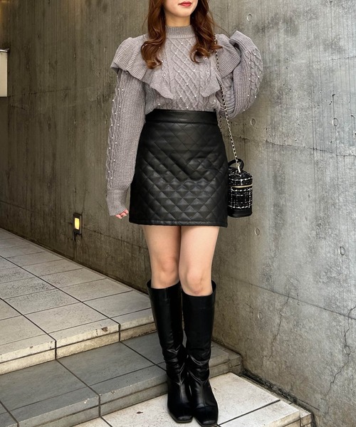 INGNI(イング)の「フリルケーブルパール付ニット(ニット/セーター・レディース・アイボリー/ピンクベージュ/グレー・M)」の12枚目の写真