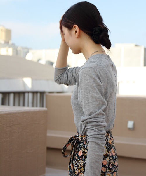 THE SHINZONE（ザ　シンゾーン）の「THE SHINZONE/シンゾーン　コットンカシミアシアーニット　COTTON CASHMERE SHEER KNIT　24SMSNI02（ニット/セーター・レディース・グレー/ネイビー・FREE）」の4枚目の写真
