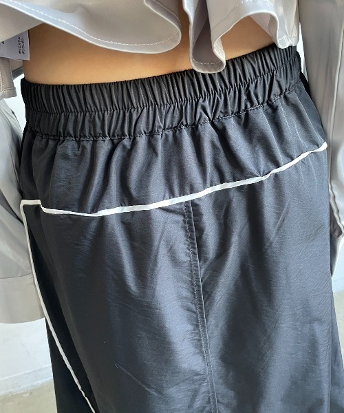 AIC.（エーアイシー）の「デニムリメイクロングスカート（スカート・レディース・ネイビー/ブラック・FREE）」の18枚目の写真