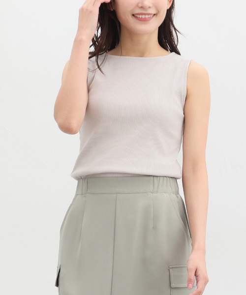 Honeys(ハニーズ)の「ボートネックタンクトップ(タンクトップ・レディース・スミクロ/アイボリー/ブラック/グレイッシュベージュ/ブルー/ブラウン・S/M/L/LL)」の5枚目の写真