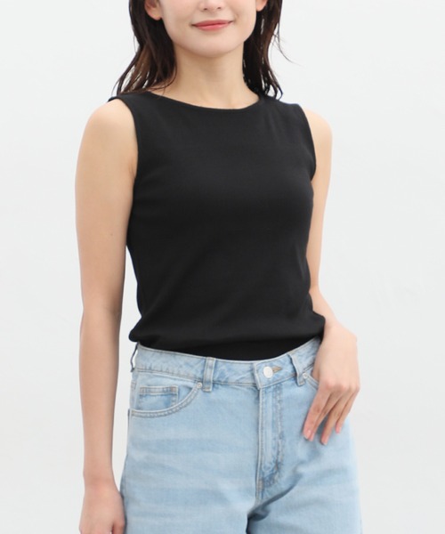 Honeys(ハニーズ)の「ボートネックタンクトップ(タンクトップ・レディース・スミクロ/アイボリー/ブラック/グレイッシュベージュ/ブルー/ブラウン・S/M/L/LL)」の3枚目の写真