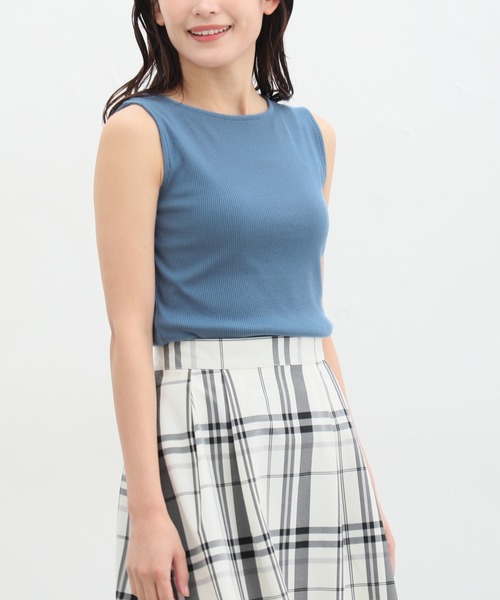 Honeys(ハニーズ)の「ボートネックタンクトップ(タンクトップ・レディース・スミクロ/アイボリー/ブラック/グレイッシュベージュ/ブルー/ブラウン・S/M/L/LL)」の14枚目の写真