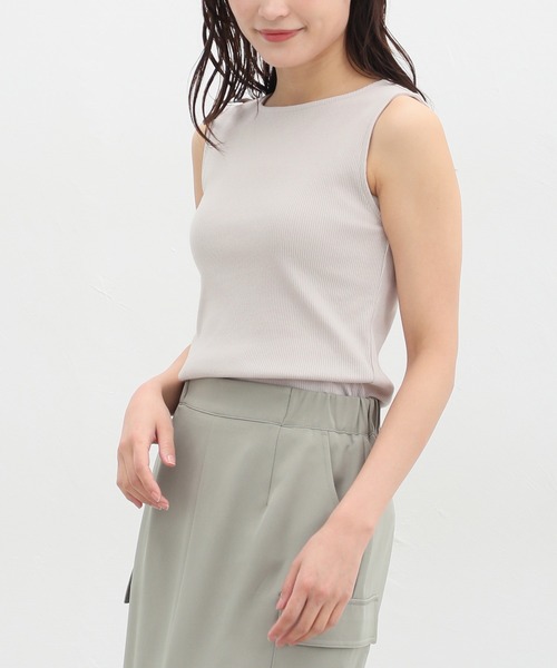 Honeys(ハニーズ)の「ボートネックタンクトップ(タンクトップ・レディース・スミクロ/アイボリー/ブラック/グレイッシュベージュ/ブルー/ブラウン・S/M/L/LL)」の18枚目の写真