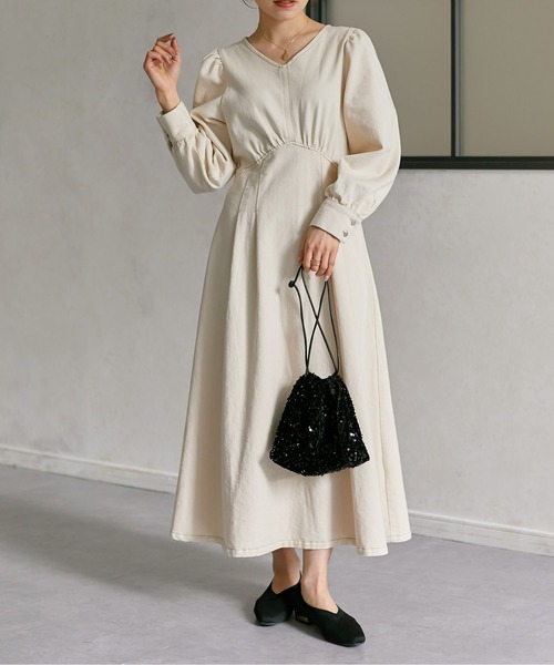 Thevon（ゼボン）の「ウエストタックシェイプワンピース（ワンピース・レディース・アイボリー/ブラック/ネイビー・MEDIUM/TM）」の2枚目の写真