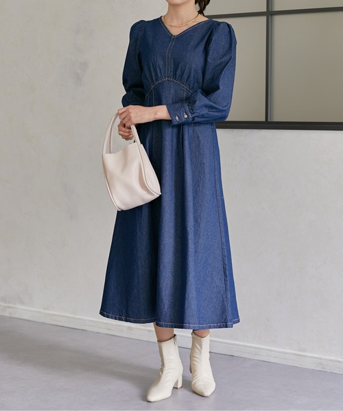 Thevon（ゼボン）の「ウエストタックシェイプワンピース（ワンピース・レディース・アイボリー/ブラック/ネイビー・MEDIUM/TM）」の11枚目の写真