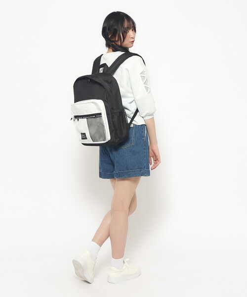 PINK-latte（ピンクラテ）の「◆【容量約23L】ハーフメッシュリュック（バックパック/リュック・キッズ・ブラック/ライトブルー/オフホワイト・00）」の5枚目の写真