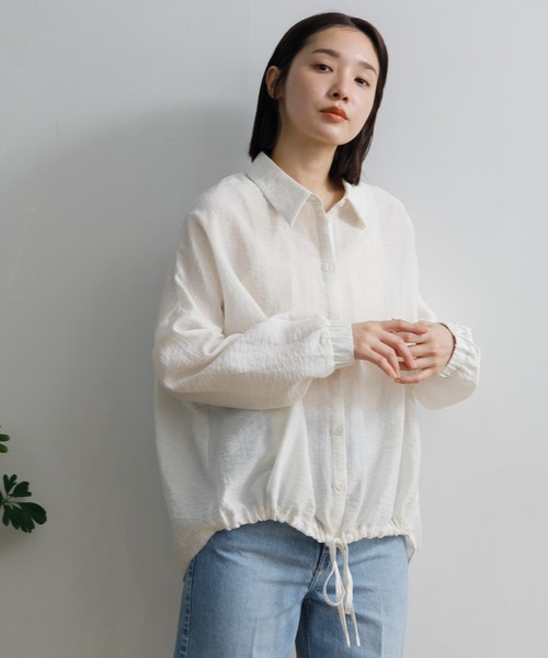 AMERICAN RAG CIE（アメリカンラグシー）の「【ARC】麻混シアー裾ドロストシャツ（シャツ/ブラウス・レディース・ブルー/オフホワイト/ベージュ/ブラック・FREE）」の2枚目の写真