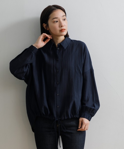 AMERICAN RAG CIE（アメリカンラグシー）の「【ARC】麻混シアー裾ドロストシャツ（シャツ/ブラウス・レディース・ブルー/オフホワイト/ベージュ/ブラック・FREE）」の3枚目の写真