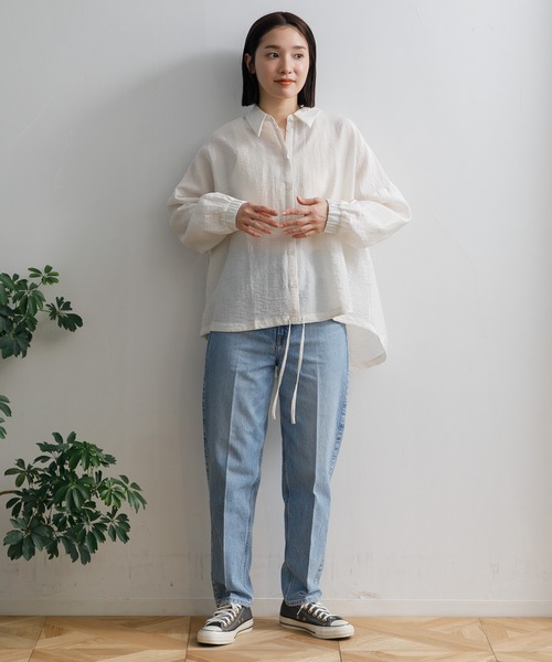 AMERICAN RAG CIE（アメリカンラグシー）の「【ARC】麻混シアー裾ドロストシャツ（シャツ/ブラウス・レディース・ブルー/オフホワイト/ベージュ/ブラック・FREE）」の13枚目の写真