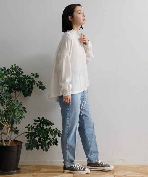 AMERICAN RAG CIE（アメリカンラグシー）の「【ARC】麻混シアー裾ドロストシャツ（シャツ/ブラウス・レディース・ブルー/オフホワイト/ベージュ/ブラック・FREE）」の14枚目の写真