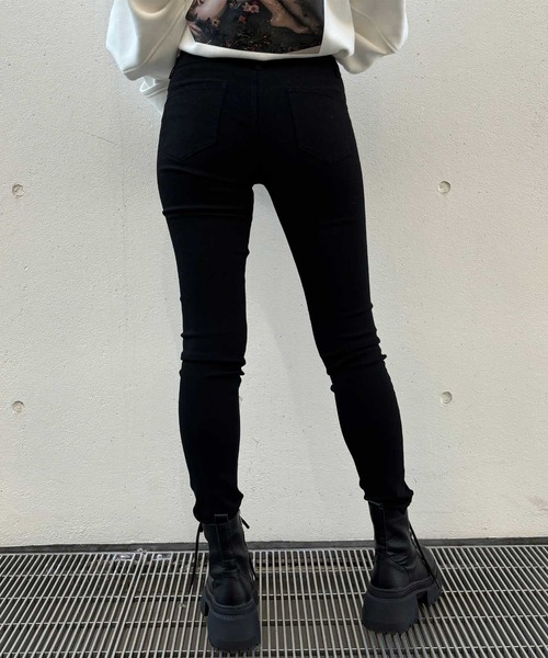 ENVYM（アンビー）の「ハイウエストボタンジェギンス（その他パンツ・レディース・ブラック・SMALL/MEDIUM）」の5枚目の写真