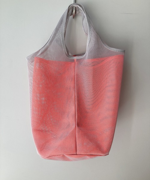 EARTH MADE(アースメイド)の「2 LAYERS TOTE(トートバッグ・レディース・ホワイト/ライトグレー系2/グレー系1/ベージュ系2/ライトブルー/ライトグレー系1/ベージュ系1/グレー系2・FREE)」の4枚目の写真