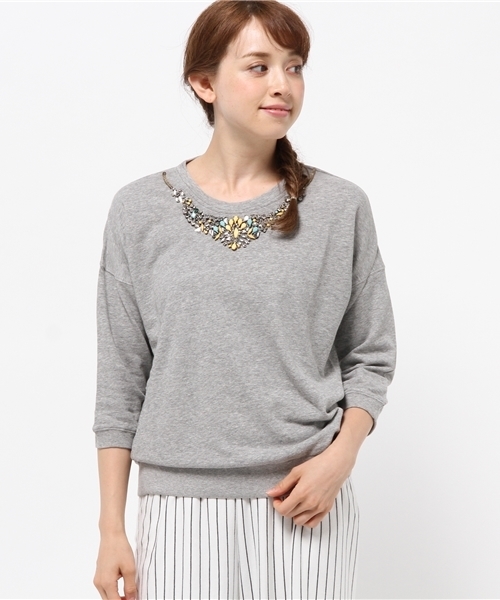 OUTLET(アウトレット)の「【CAPRICIEUX LE'MAGE】ビジューミニ裏毛プルオーバー(Tシャツ/カットソー・レディース・グレー/オフホワイト・FREE)」の1枚目の写真