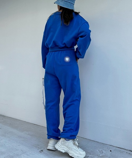 セール】 ハーフジップ刺繍裏毛スウェット（オフホワイト