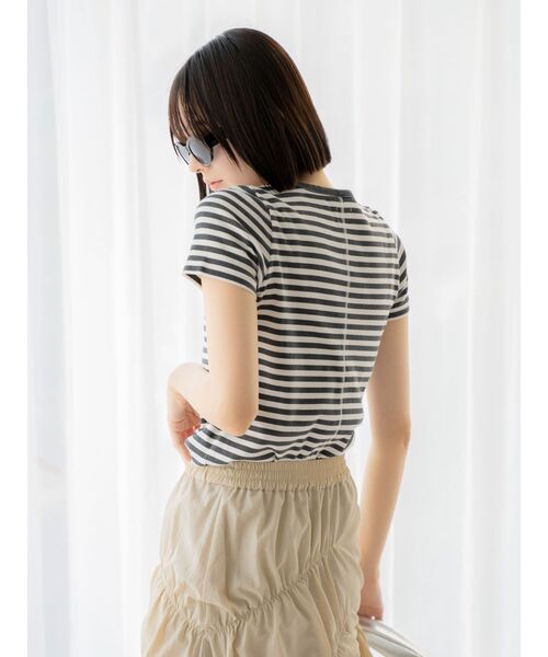 Ungrid（アングリッド）の「カラーフィットボーダーTee（Tシャツ/カットソー・レディース・レッド/チャコールグレー・FREE）」の16枚目の写真