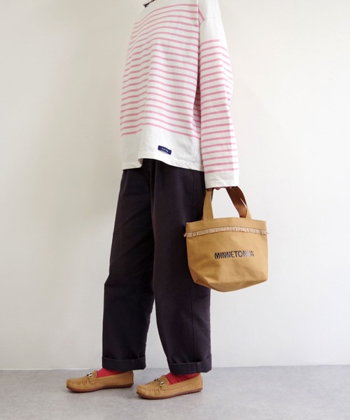Minnetonka（ミネトンカ）の「MINNETONKA（ミネトンカ） / フリンジロゴトートバッグ キャンバスバッグ スモールトート（トートバッグ・レディース・グレー/アイボリー/ブラック/ブラウン・FREE）」の16枚目の写真