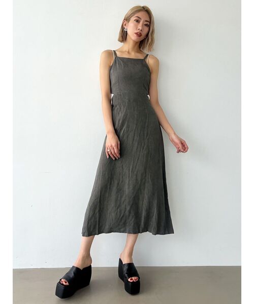 EMODA(エモダ)の「サイドカットオープンワンピース(ワンピース・レディース・その他/グレー/その他1・FREE)」の4枚目の写真