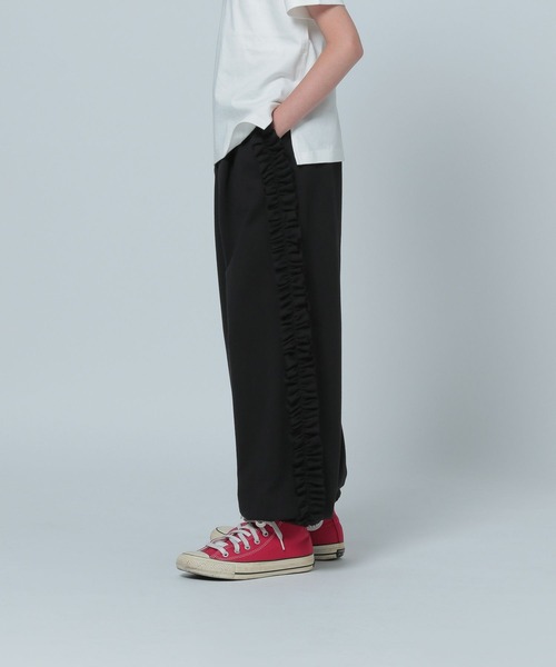 LOWRYS FARM（ローリーズファーム）の「フリルミニウラケパンツ　 124762（スウェットパンツ・キッズ・ブラック/ピンク/グレー・160cm/150cm）」の17枚目の写真