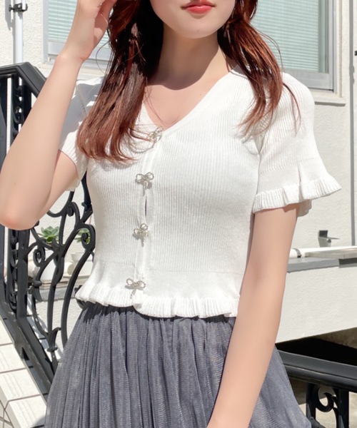 abc une face(アーベーセーアンフェイス)の「ビジューリボンフリルカーディガン(Tシャツ/カットソー・レディース・ホワイト/ピンク/ブラック/ブルー・FREE)」の1枚目の写真