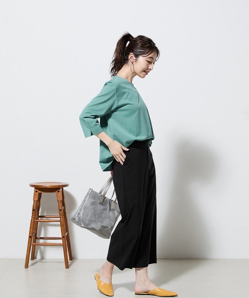 Petit Honfleur(プチオンフルール)の「【接触冷感】ストレッチセミワイドパンツ(スラックス・レディース・ブラック/モカ/ベージュ・L/M)」の15枚目の写真