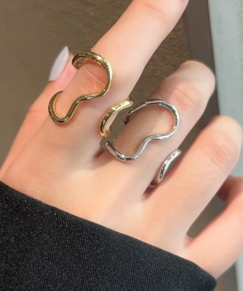 SILVER BULLET（シルバーバレット）の「『SBLTR』ユニセックス 変形デザインリング（リング・レディース・シルバー/ゴールド・FREE）」の6枚目の写真