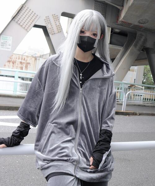 Whinny(ホワイニー)の「Whinny/ベロキラの半袖(ジャージ・レディース・ブラック/ホワイト/グレー・FREE)」の3枚目の写真