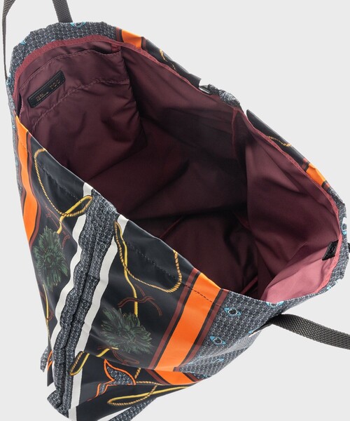 TOGA（トーガ）の「Print tote bag（トートバッグ・メンズ・ネイビー・FREE）」の5枚目の写真