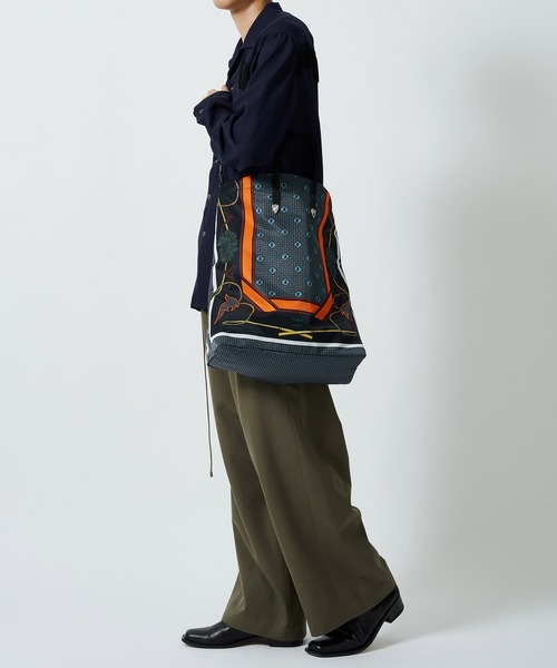 TOGA（トーガ）の「Print tote bag（トートバッグ・メンズ・ネイビー・FREE）」の9枚目の写真