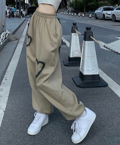 【最終お値下げ！】ナナナナサーカ　スウェットパンツ セール】ハートプリントスウェットジョガーパンツ（スウェット
