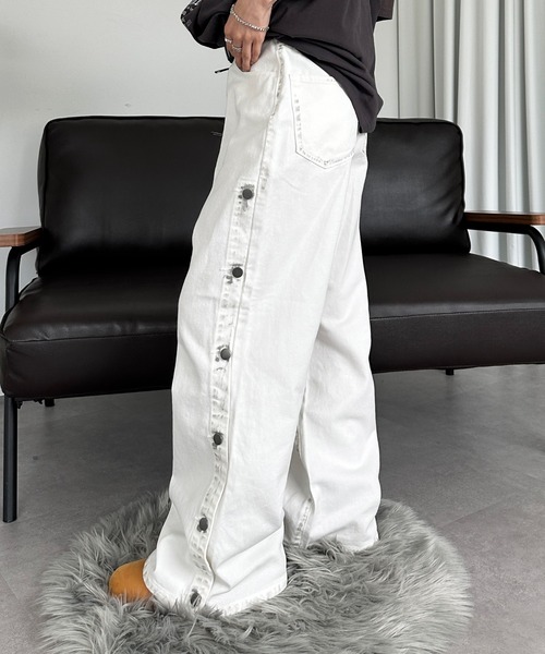 sedacle（セダクル）の「サイドボタン２way加工デニム（デニムパンツ・メンズ・ブラック/オフホワイト・SMALL/MEDIUM/LARGE）」の12枚目の写真